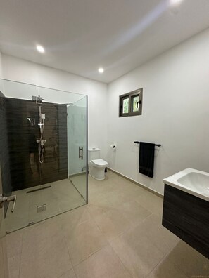 Bathroom - Walk to Cabarete Beach. Spacious 3BR/3BA ProCab Townhouse. Electricity included. (Cabarete)