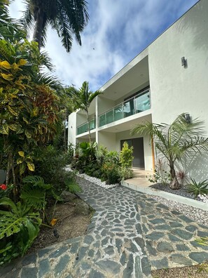 Exterior - Walk to Cabarete Beach. Spacious 3BR/3BA ProCab Townhouse. Electricity included. (Cabarete)