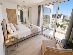 4 chambres, fer et planche à repasser, Wi-Fi, draps fournis