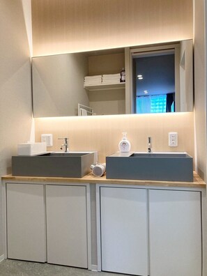 Duplex, 2 Bedrooms, Non Smoking | Bathroom | Shower, free toiletries, hair dryer, slippers - Koti Sopo Universal Bay 5 by Liaison (Osaka)