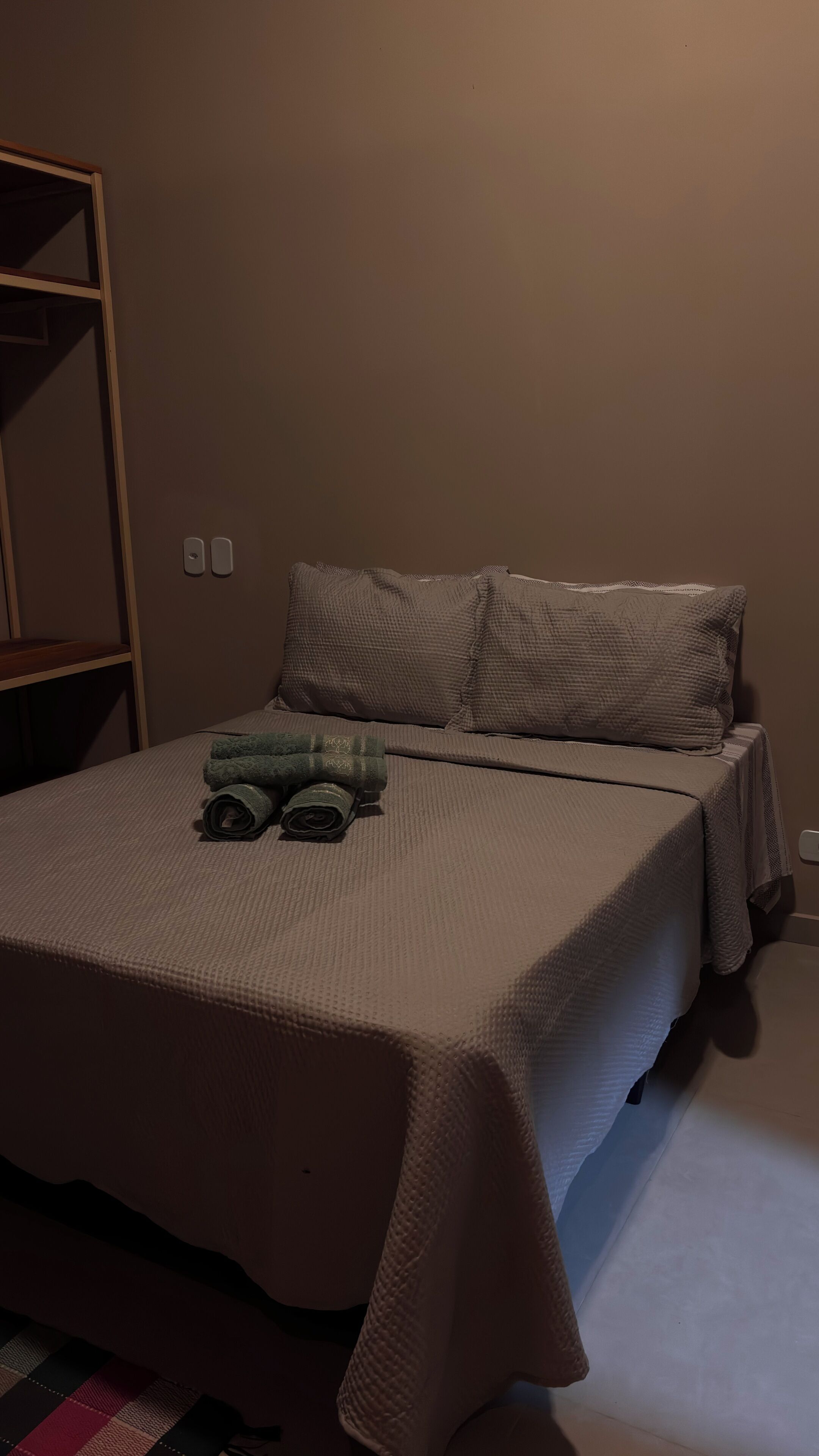 Wifi gratis y ropa de cama