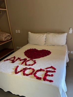 5 quartos, Wi-Fi de cortesia, roupa de cama