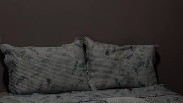5 quartos, Wi-Fi de cortesia, roupa de cama