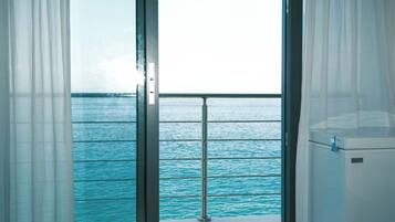 Superior Twin Room, Balcony, Sea View | Terrace/patio