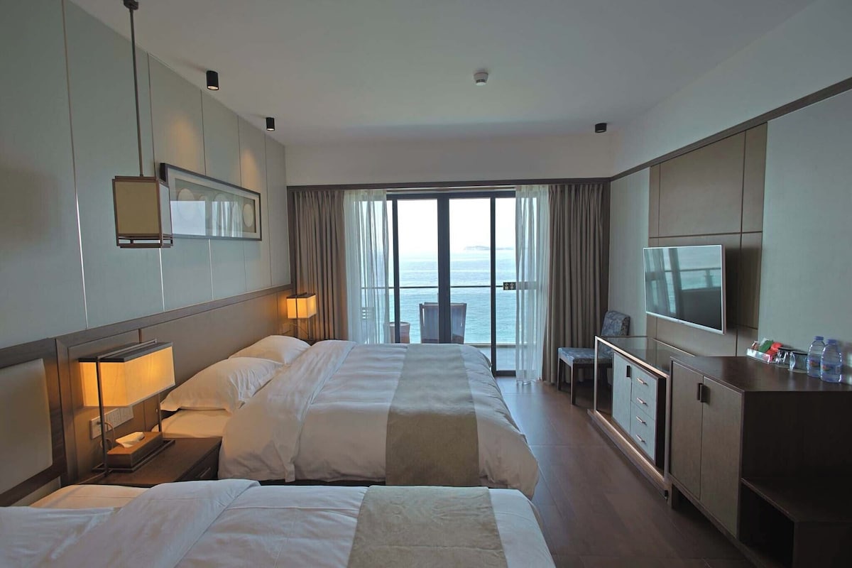 Ropa de cama de alta calidad, cubrecamas y cortinas blackout