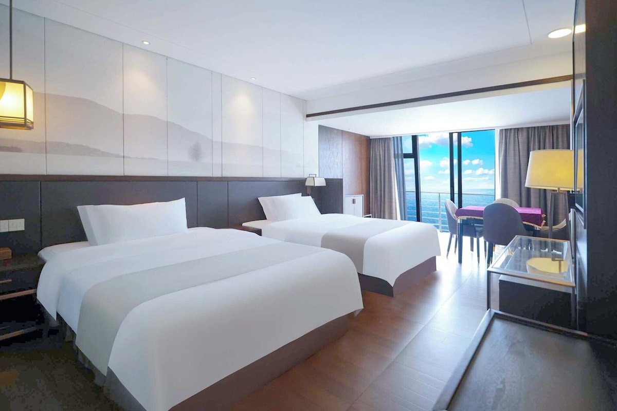 Ropa de cama de alta calidad, cubrecamas y cortinas blackout