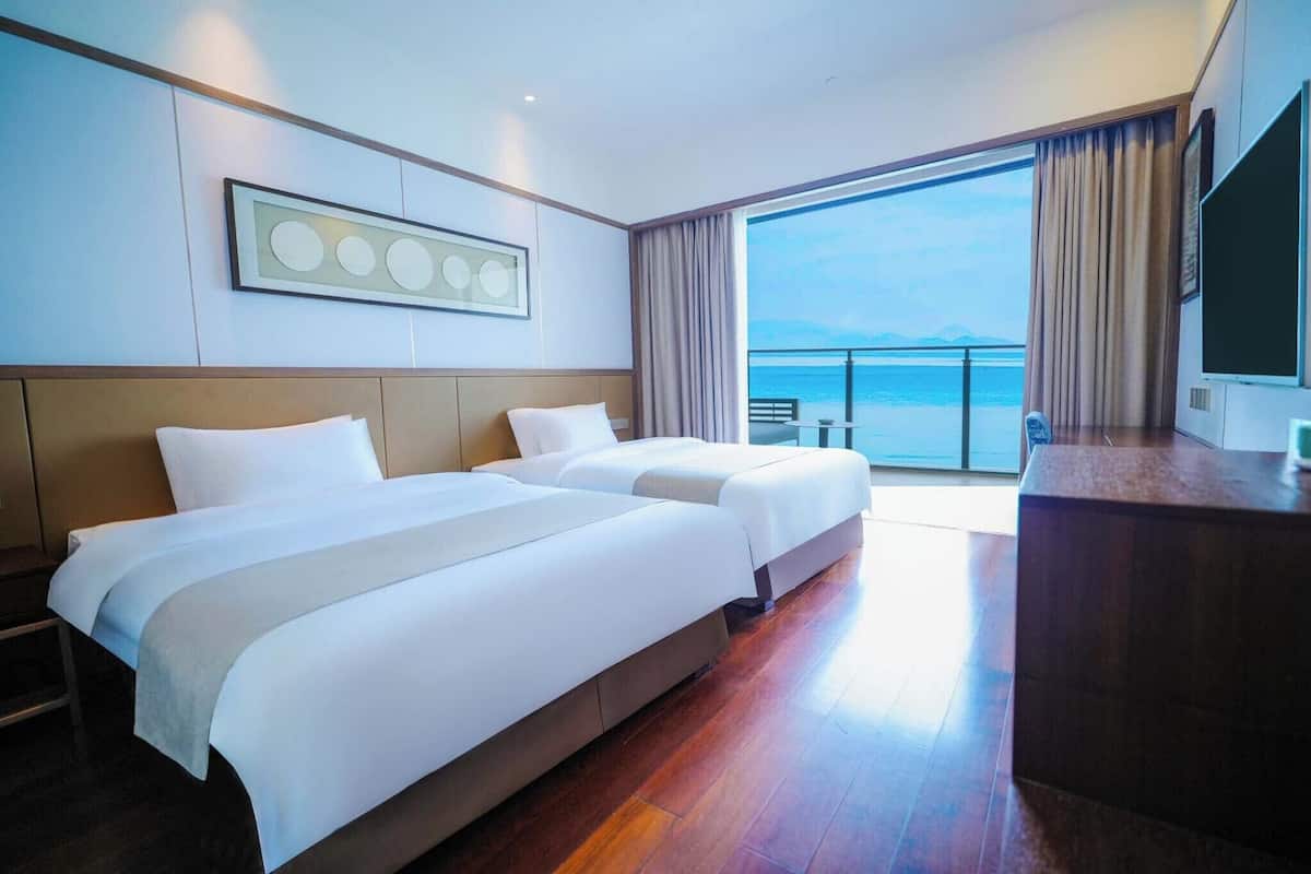 Ropa de cama de alta calidad, cubrecamas y cortinas blackout