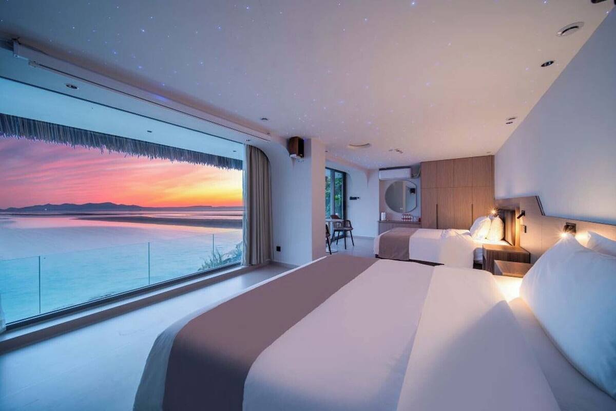 Ropa de cama de alta calidad, cubrecamas y cortinas blackout