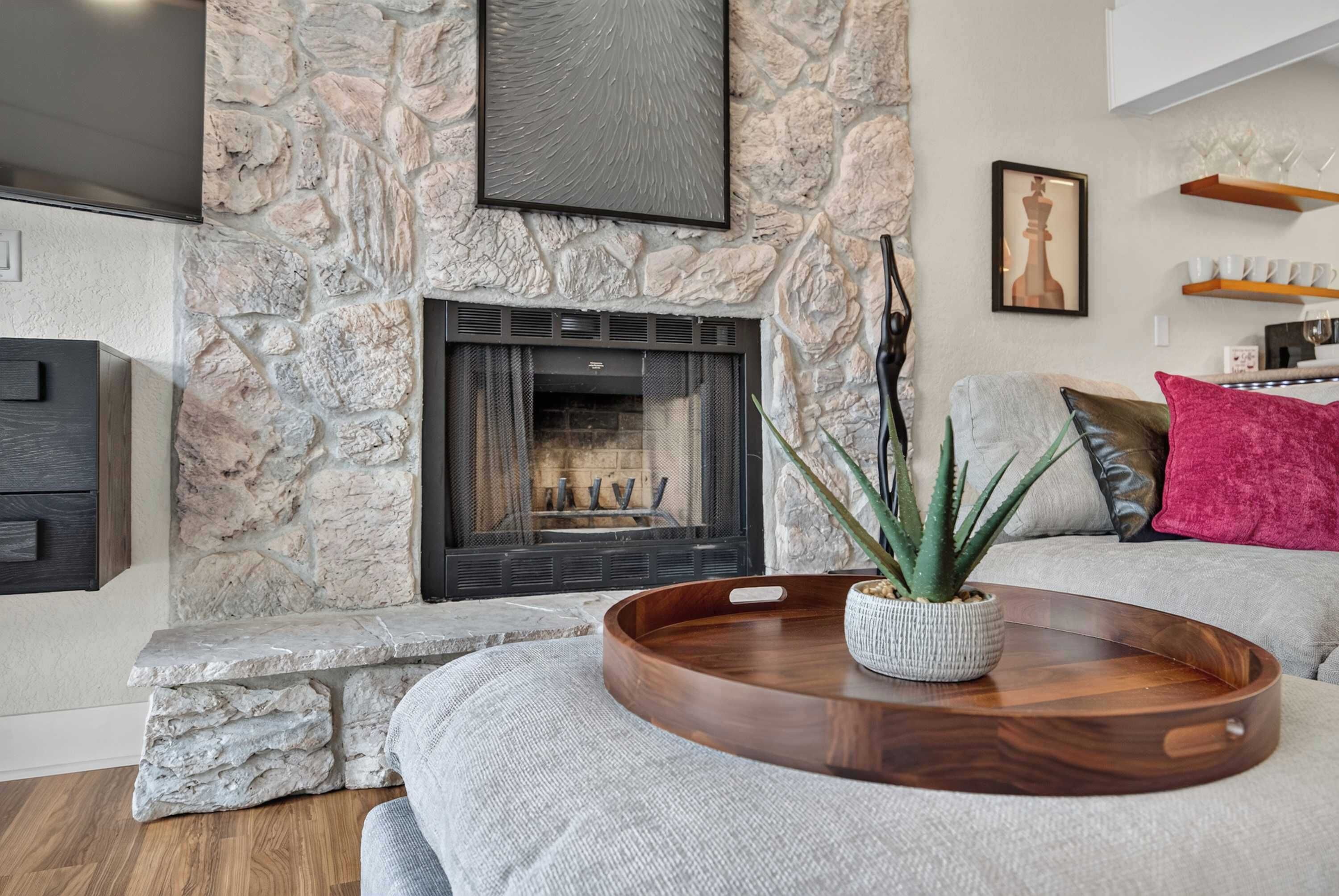 Unforgettable Sunsets From Updated Lakefront Condo - Osage Beach, MO