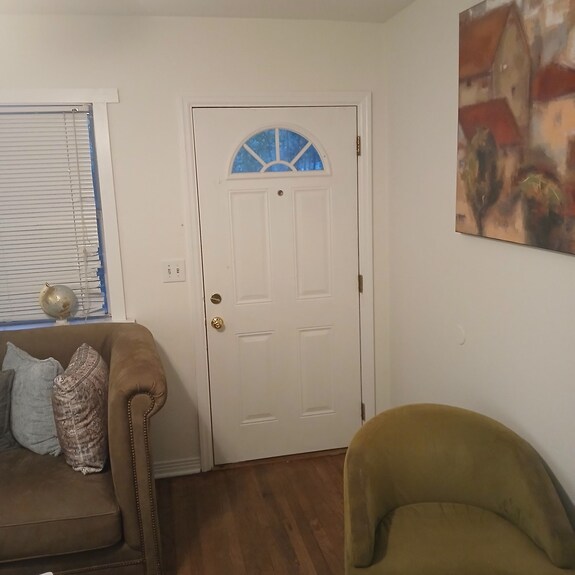 2 Bedroom 1 Bath Apartment Walking Distance To Cascade Park And Bicycle Trails - Tallahassee, FL
