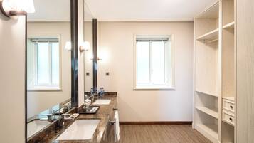 Family Villa, 2 Bedrooms, Hill View, Courtyard Area | Living area
