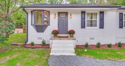 Cute and Cozy cottage with modern upgrades in Cary Downtown