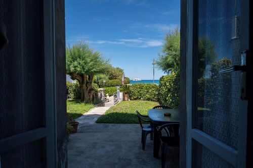 La casa di Roberto - Three Bedroom House, Sleeps 4