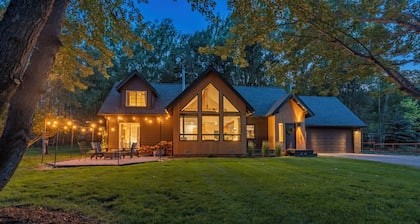 Family Mountain Retreat | Fireplace Home