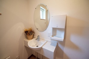 Basic House, 2 Bedrooms, City View | Bathroom - Fuyu no Sonata 2 (Nakafurano)