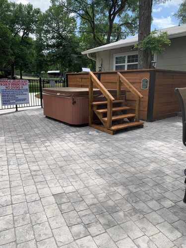     Anglers Den Cabin at Lake Whitney, Pool, Hot Tub & Fishing