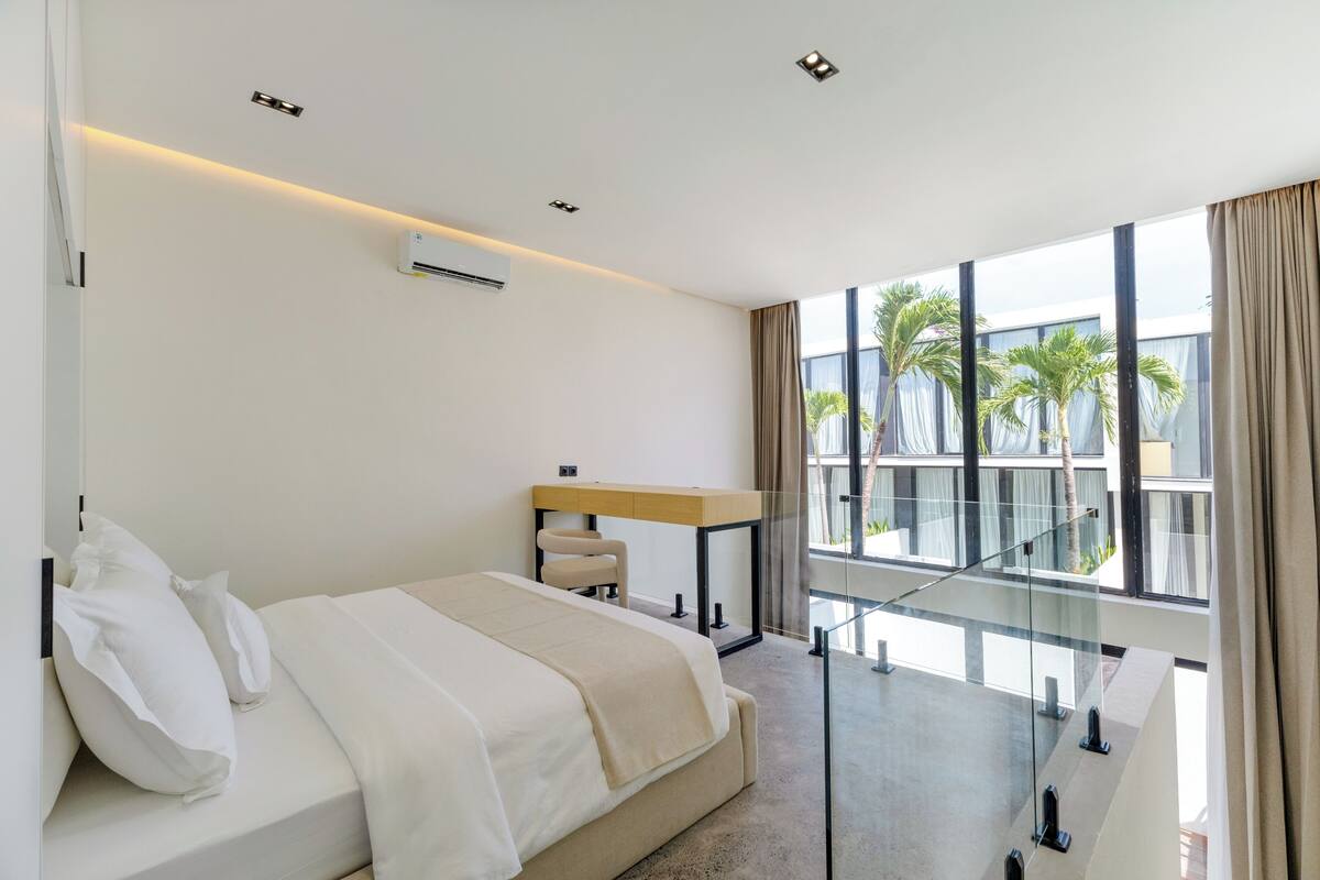 Apartamento luxo, 1 quarto, vista para a piscina | Roupas de cama antialérgicas, frigobar, Wi-Fi de cortesia, roupa de cama