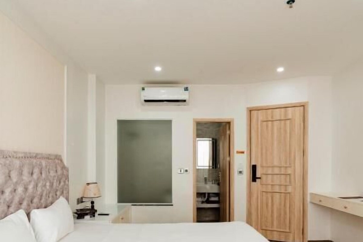 Phòng đôi Deluxe, ban công, quang cảnh thành phố | Két bảo mật tại phòng, bàn, khu vực làm việc phù hợp cho laptop 