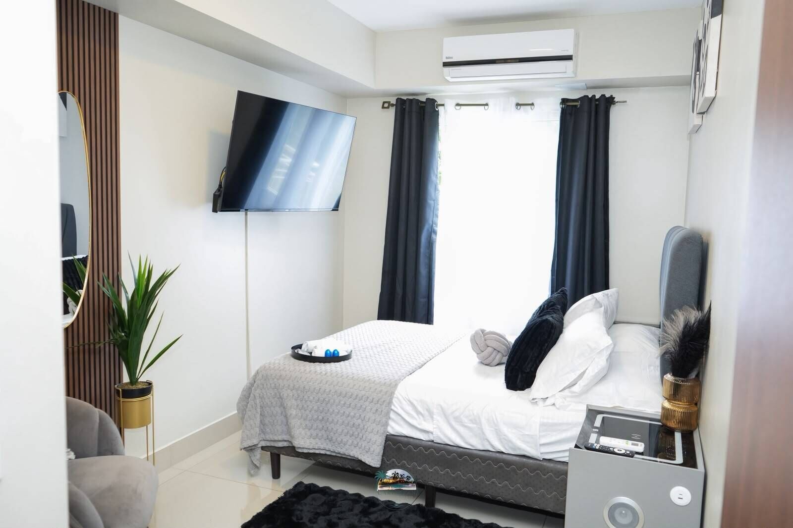 2 slaapkamers, een strijkplank/strijkijzer, gratis wifi, beddengoed