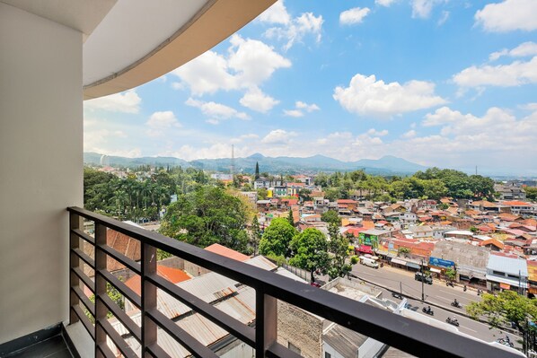 Apartment, 2 Bedrooms, City View | Balcony - Girava by Kozystay - Dago (Bandung)