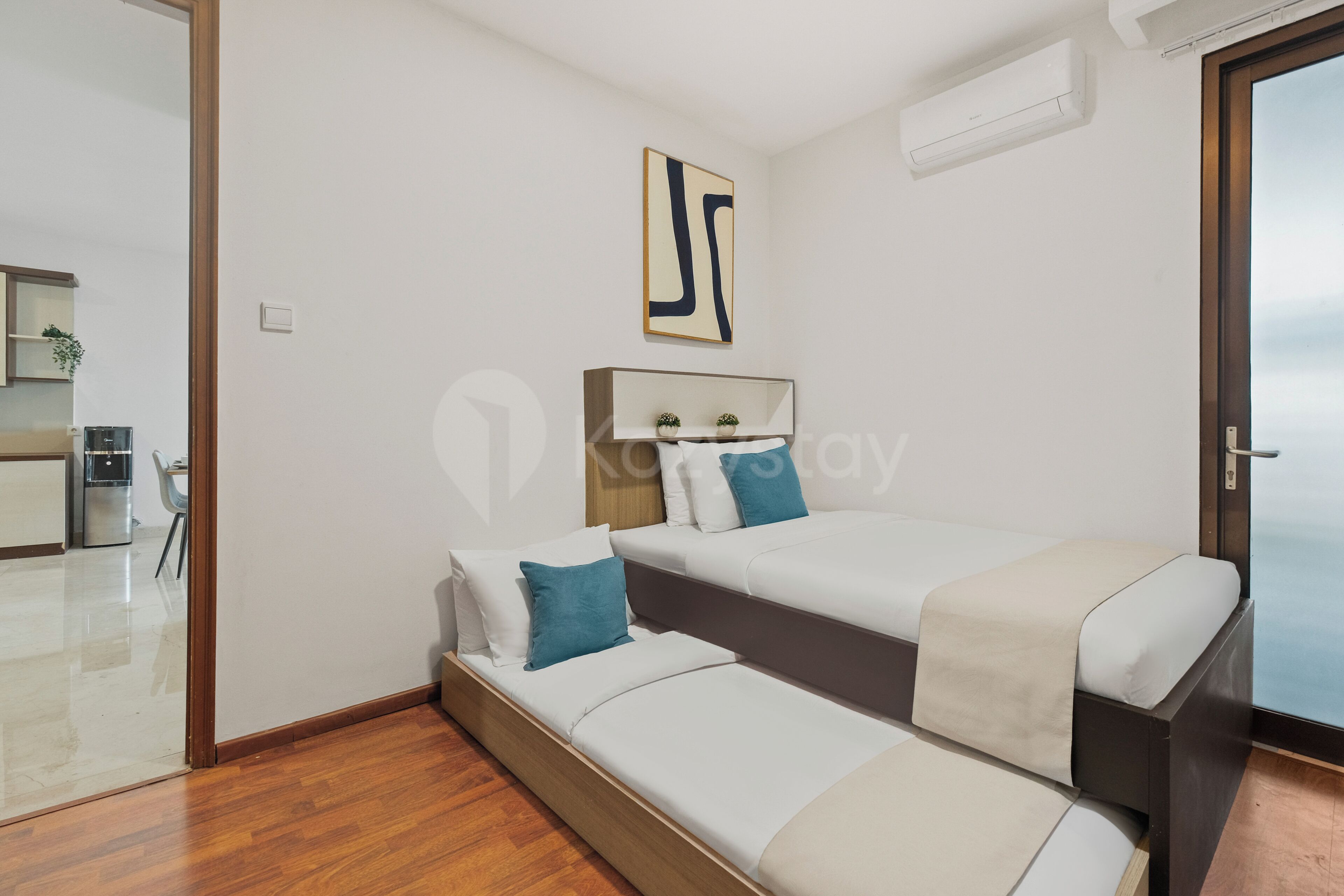 Apartamento, 2 habitaciones, vistas a la ciudad | Escritorio y espacio para trabajar con un portátil