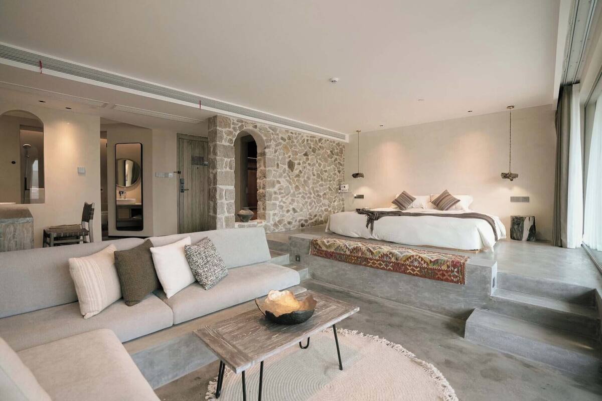 Habitación de lujo con 2 camas individuales, vista al mar | Ropa de cama de alta calidad, edredón, minibar y cortinas blackout