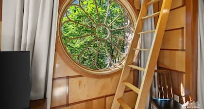 Unique Castle Retreat Near Downtown Anchorage, Parks, & Trails