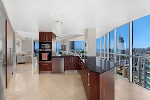 Interior - Luxury 3 Bedroom with Ocean and Hinterland views (Surfers Paradise)