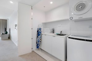 Interior - Oracle Broadbeach Sophisticated Stay (Broadbeach)