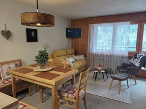 TV - Le Cocon, (Champery), by Interhome (Champery)