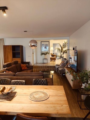 Interior - City-Center Gem with Prime Reykjavík Access (Reykjavík)