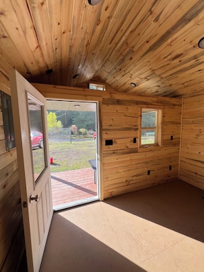 Interior - Cabin by the creek at Rapid River in Riggins, Idaho (Riggins)