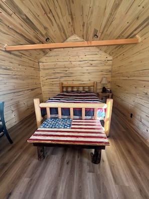 Room - Cabin by the creek at Rapid River in Riggins, Idaho (Riggins)