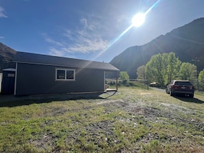 Property grounds - Cabin by the creek at Rapid River in Riggins, Idaho (Riggins)