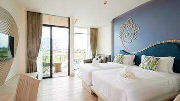In-room safe, blackout curtains, free WiFi