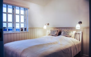 Travel cot, free WiFi - 3 bedroom stunning home in Skjern (Skjern)