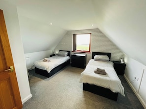 5 Schlafzimmer, Bügeleisen/Bügelbrett, WLAN, Bettwäsche