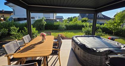 Charming 3-bedroom house with Jucuzzi and Sauna in excellent Domžale location