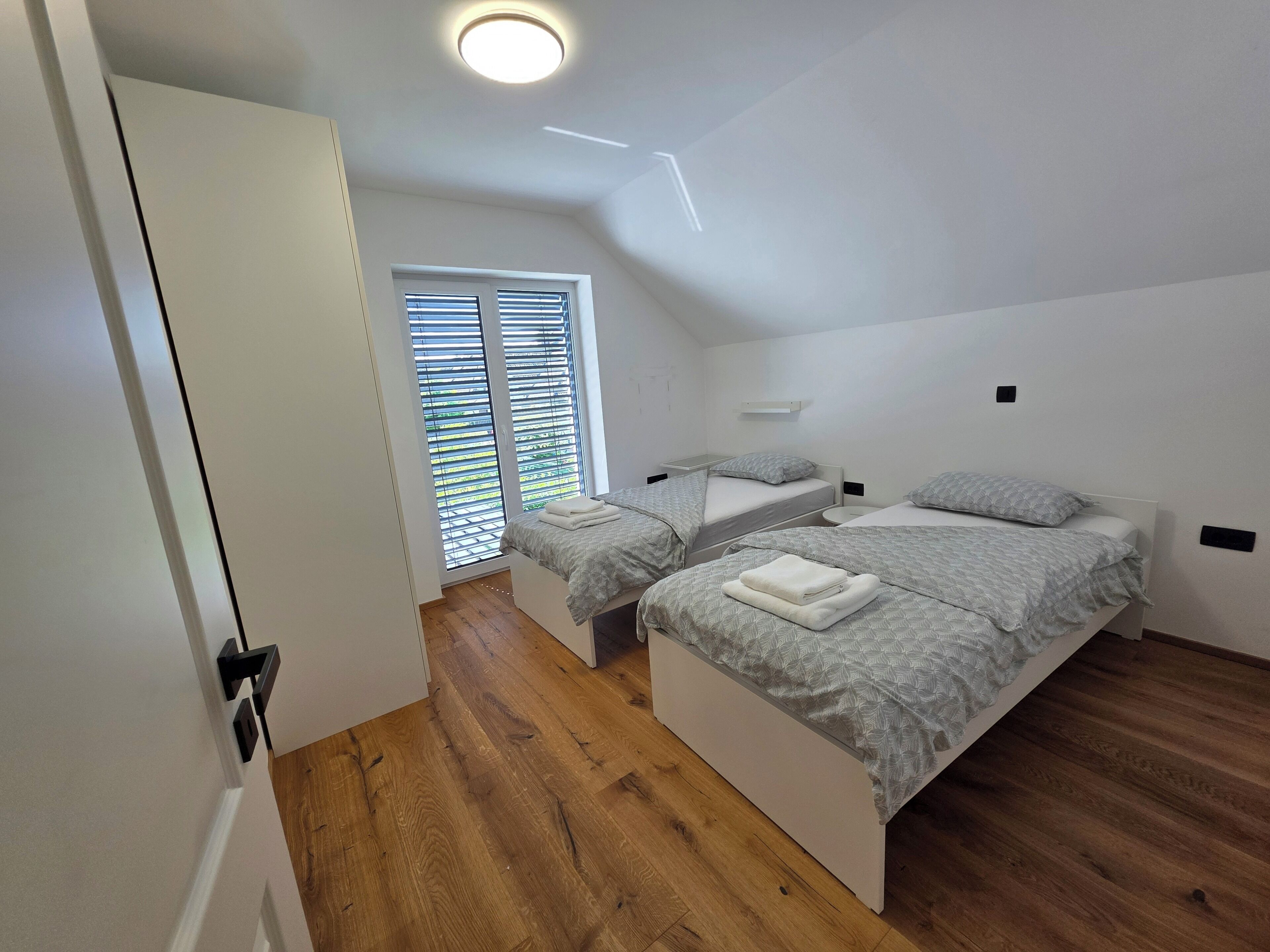 3 bedrooms, iron/ironing board, WiFi, wheelchair access