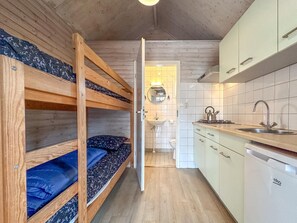 Room - Fully equipped beach house with a terrace (Ellemeet)