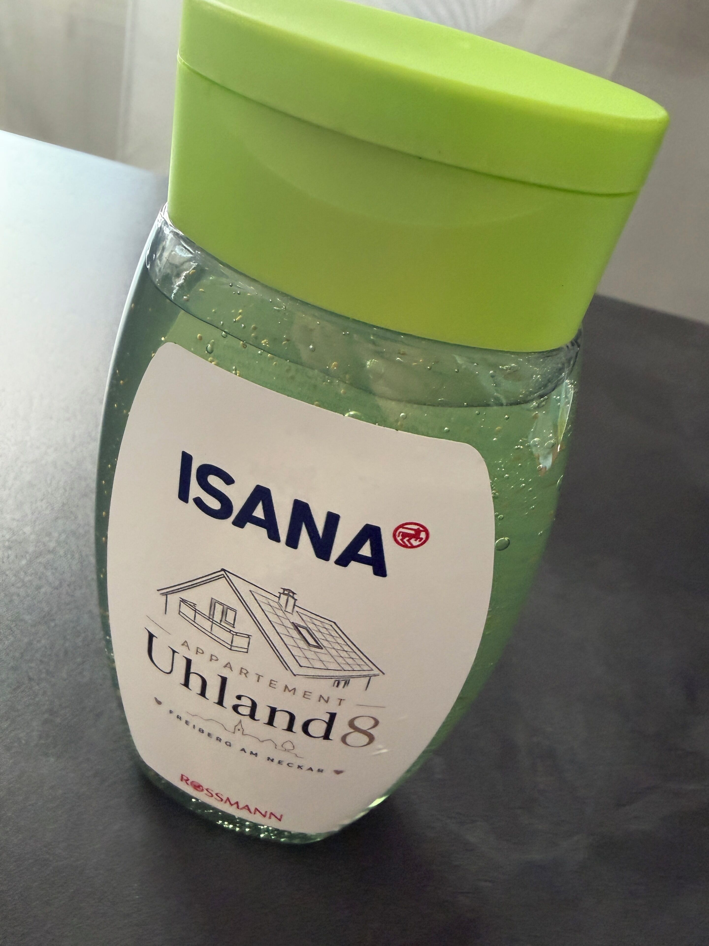 Una ampolla de sabó de plats Isana Uhland8.