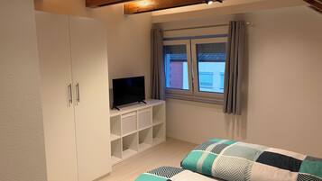 2 Schlafzimmer, Schreibtisch, WLAN, Bettwäsche