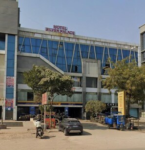 Tempat menarik