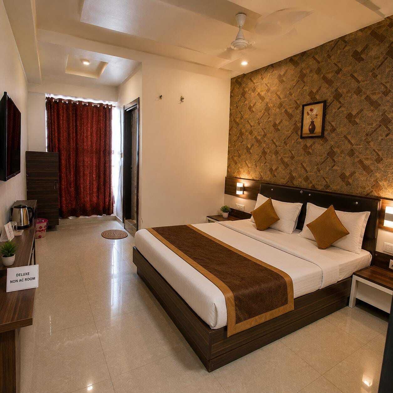 Standard Room | Cadar kapas Mesir, peralatan tempat tidur premium, busa memori, meja 