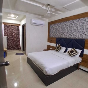 Room - HOTEL SILVER PALACE (Ahmedabad)