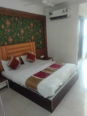 Room - HOTEL SILVER PALACE (Ahmedabad)