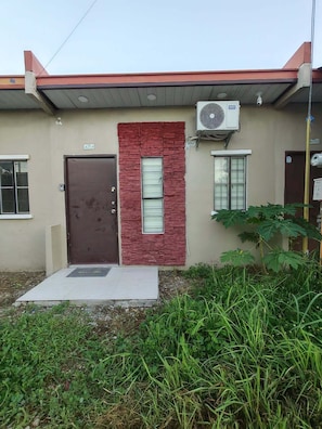 Exterior detail - Harmony Villa (Tanza)