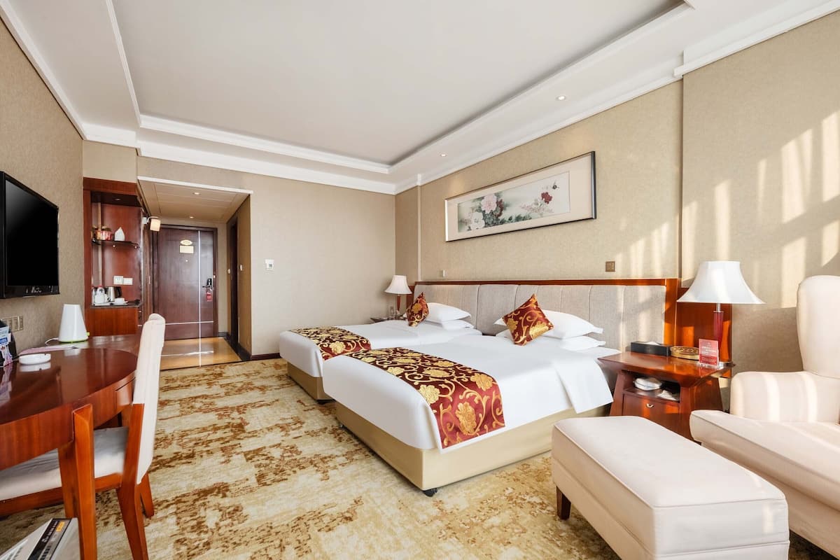 Luxury Twin Room, City View
