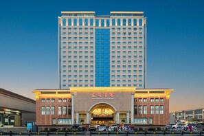 Exterior - Friendship Grand Hotel (Luoyang)