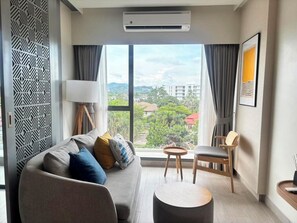 Deluxe-Maisonette, Kochnische, Seeblick | Wohnbereich